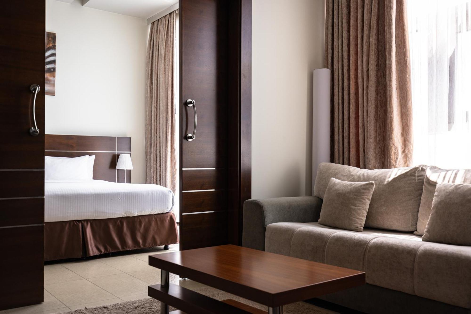 Palmeiras Suite Hotel Луанда  Экстерьер фото